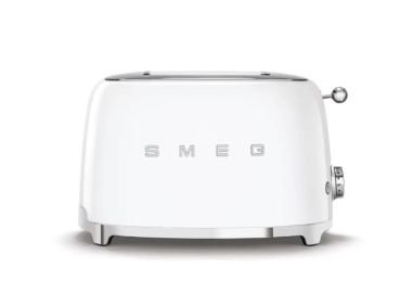 מצנם קופץ ל2 פרוסות 950W מבית SMEG צבע לבן דגם TSF01