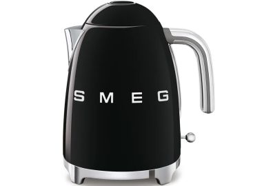 קומקום חשמלי 1.7 ליטר 2400W מבית SMEG צבע שחור