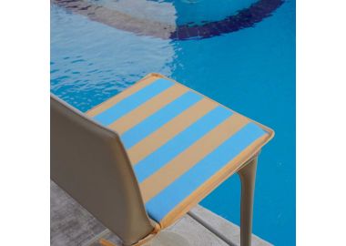 כרית ישיבה לגינה מבד אוקספורד סדרת קונפטי דגם 2