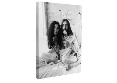 תמונה מקנבס 50x75 ס"מ דגם John&Yoko In Bed