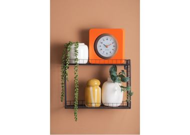 שעון קיר מעוצב מרובע NEW VINTAGE בגוון כתום בהיר