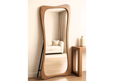 מראת גוף אמורפית מעץ טבעי בעיצוב מודרני 70×180 ס״מ