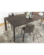 כסא פינת אוכל פלסטיק בגוון חום/קפה דגם GRIPP